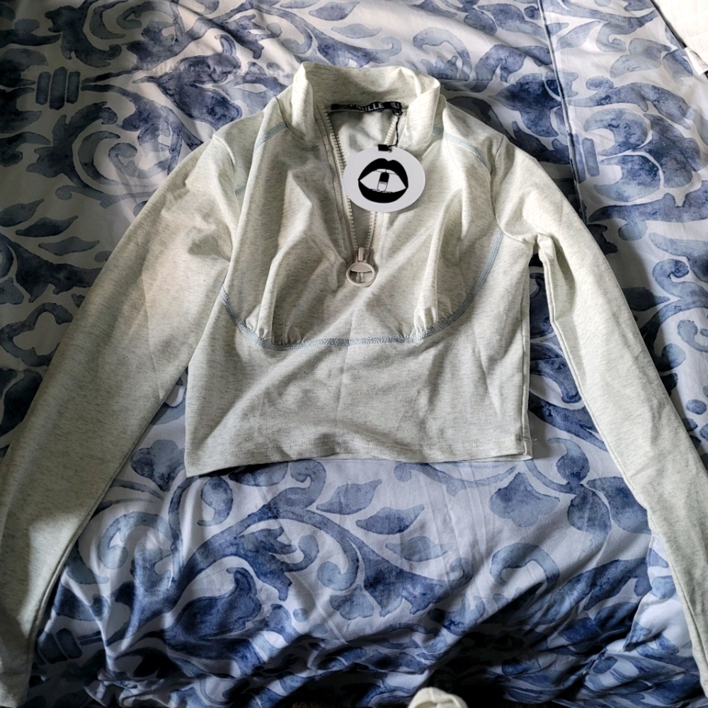 Tracksuit - Picture 2 of 5